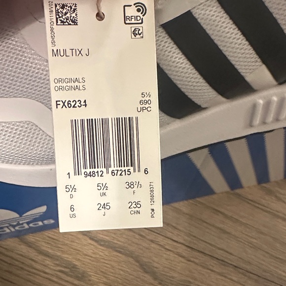 adidas Boy Kids White and Black Sneakers - Picture 2 of 8